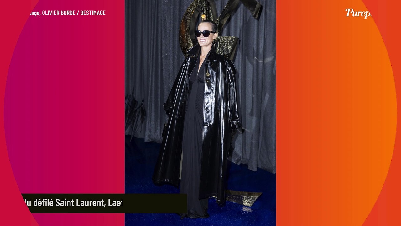 Au défilé Saint Laurent, Laeticia Hallyday ose le vinyl, face à une Mathilde Pinault presque en porte-jarretelles