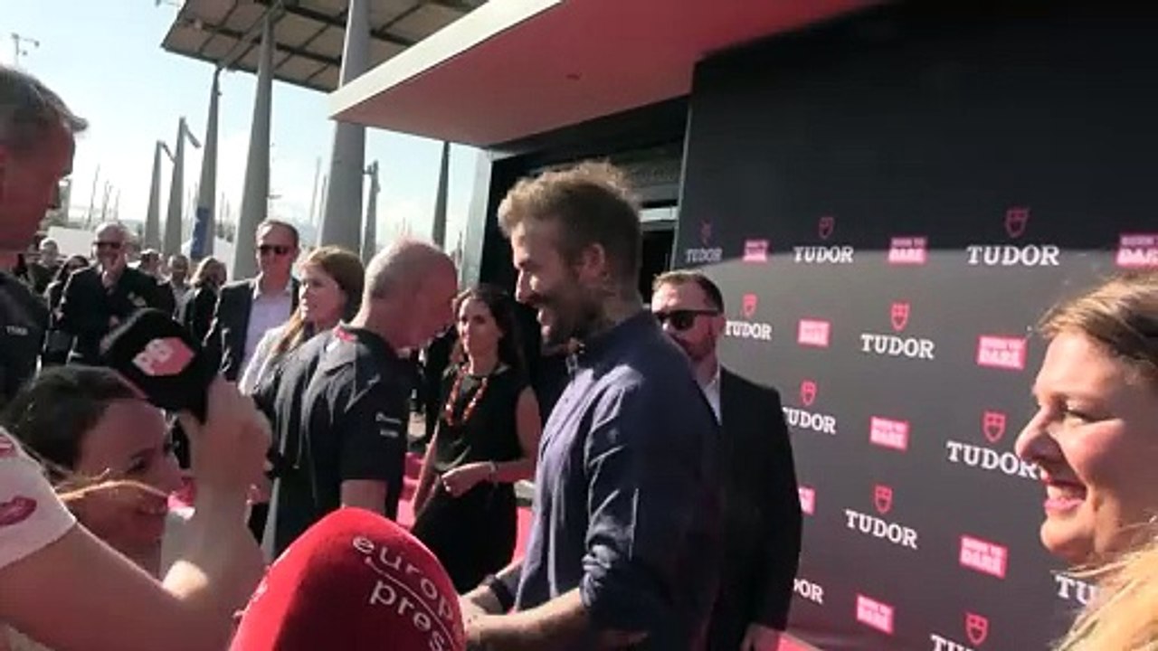 David Beckham revoluciona las redes con su rutina de fuerza sin camiseta