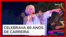 Cantora grega sofre AVC durante show em Atenas e é hospitalizada