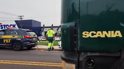 Carro da Prefeitura de São Miguel do Iguaçu e caminhão baú se envolvem em colisão no Trevo da Portal