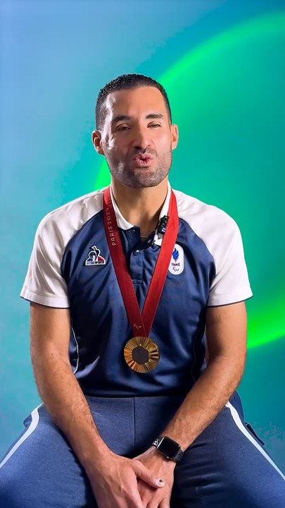 « La France m’a sauvé en 2001 »  Joueur de mand...