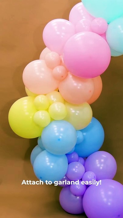 Attach balloons to your garland easily with this hack