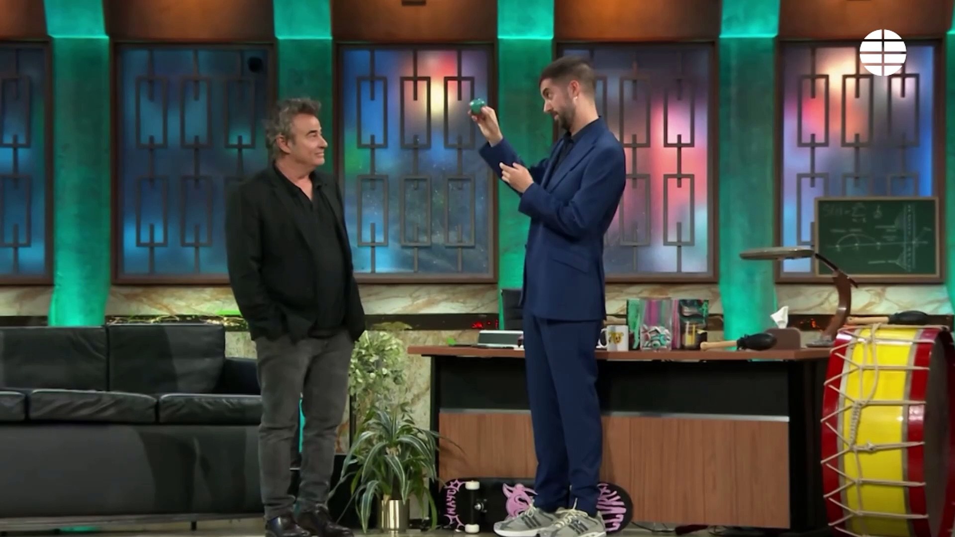 RTVE impone a David Broncano y a La Revuelta que acaben con las bromas sobre drogas y adapten su lenguaje y contenidos a una televisión pública