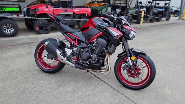 2024 KAWASAKI Z900 WALK-AROUND IN RED