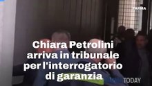 Chiara Petrolini arriva in tribunale per l'interrogatorio di garanzia