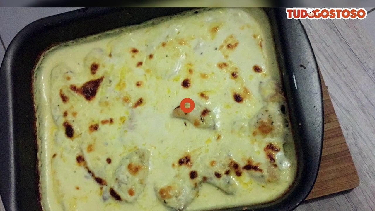 Filé de peixe ao molho de queijos gratinado