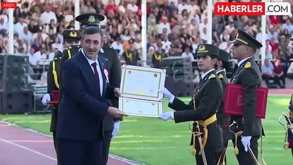 Erdoğan teğmenlerin 'Kılıçlı Yemin Töreni' ile ilgili konuştu: Burası kendini bilmezlerin at oynattığı bir meydan değil
