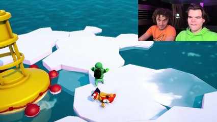 MEGALODON SHARK ATTACK! (Gang Beasts)