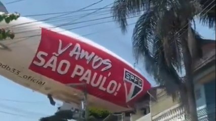 Paura a San Paolo, dirigibile si schianta sulle case