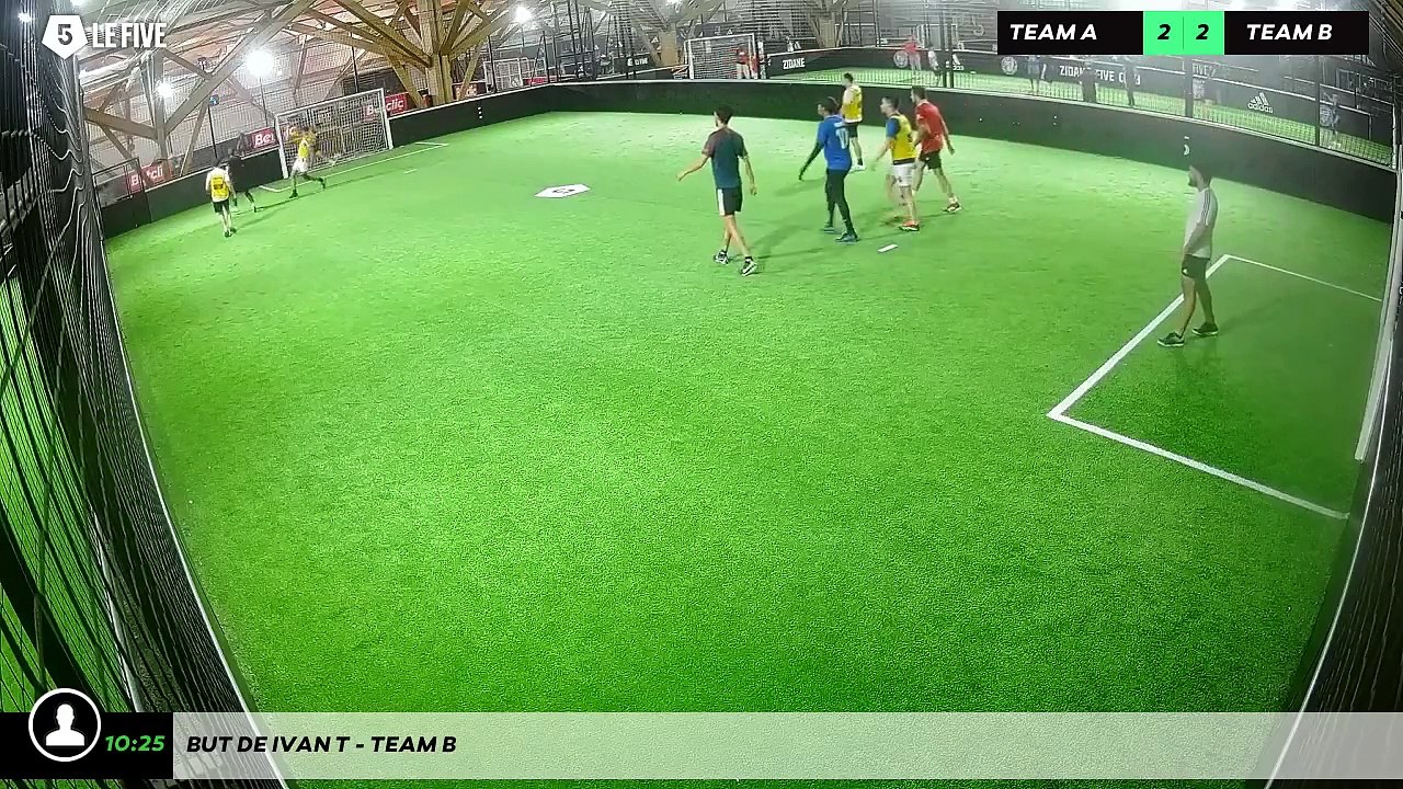 But de Ivan T - Team B
