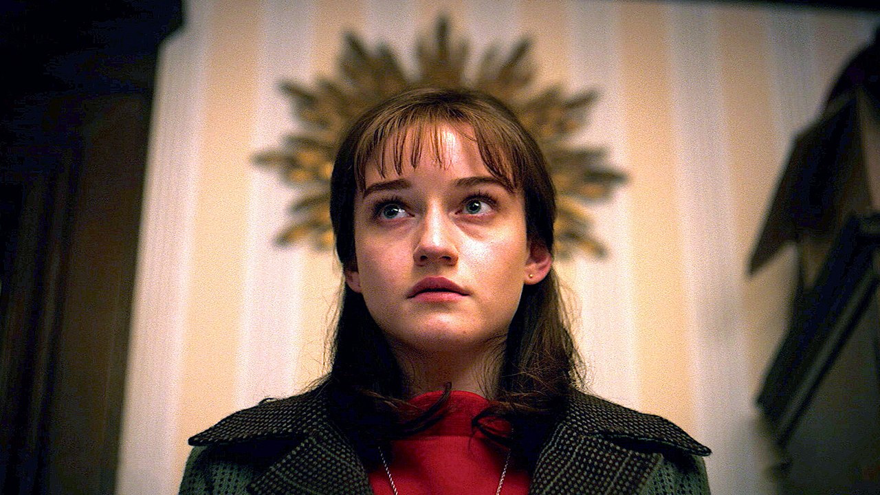 Behind the Scenes of Apartment 7A with Julia Garner video Dailymotion