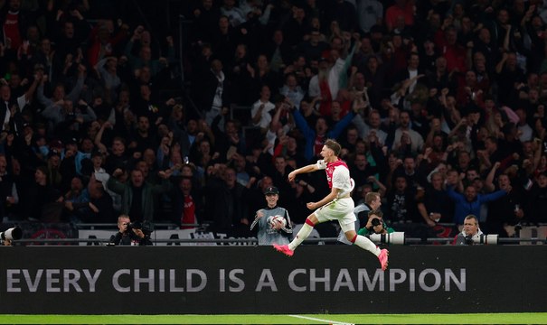 Ajax 4-0 Besiktas - Highlights