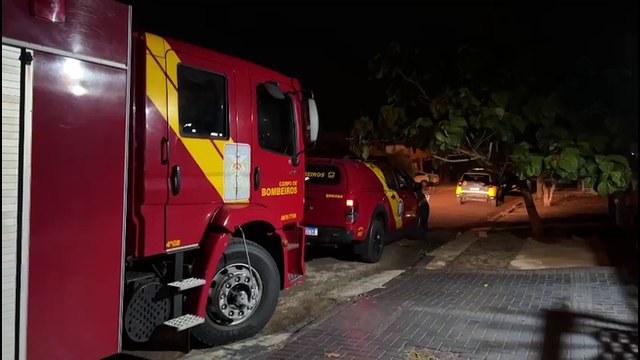 Após duas horas de negociações, Bombeiros resgatam Homem-Aranha de telhado no Veneza