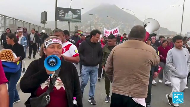 Perú: conductores de autobuses protestan en Lima contra las extorsiones