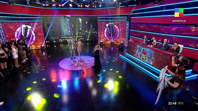 BENITO FERNÁNDEZ y Evelyn Basile se animaron a la pista del CANTANDO con A quién le importa