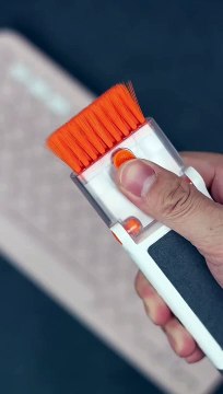 Eight-in-one cleaning brush, after brushing here and there, every corner can be cleaned