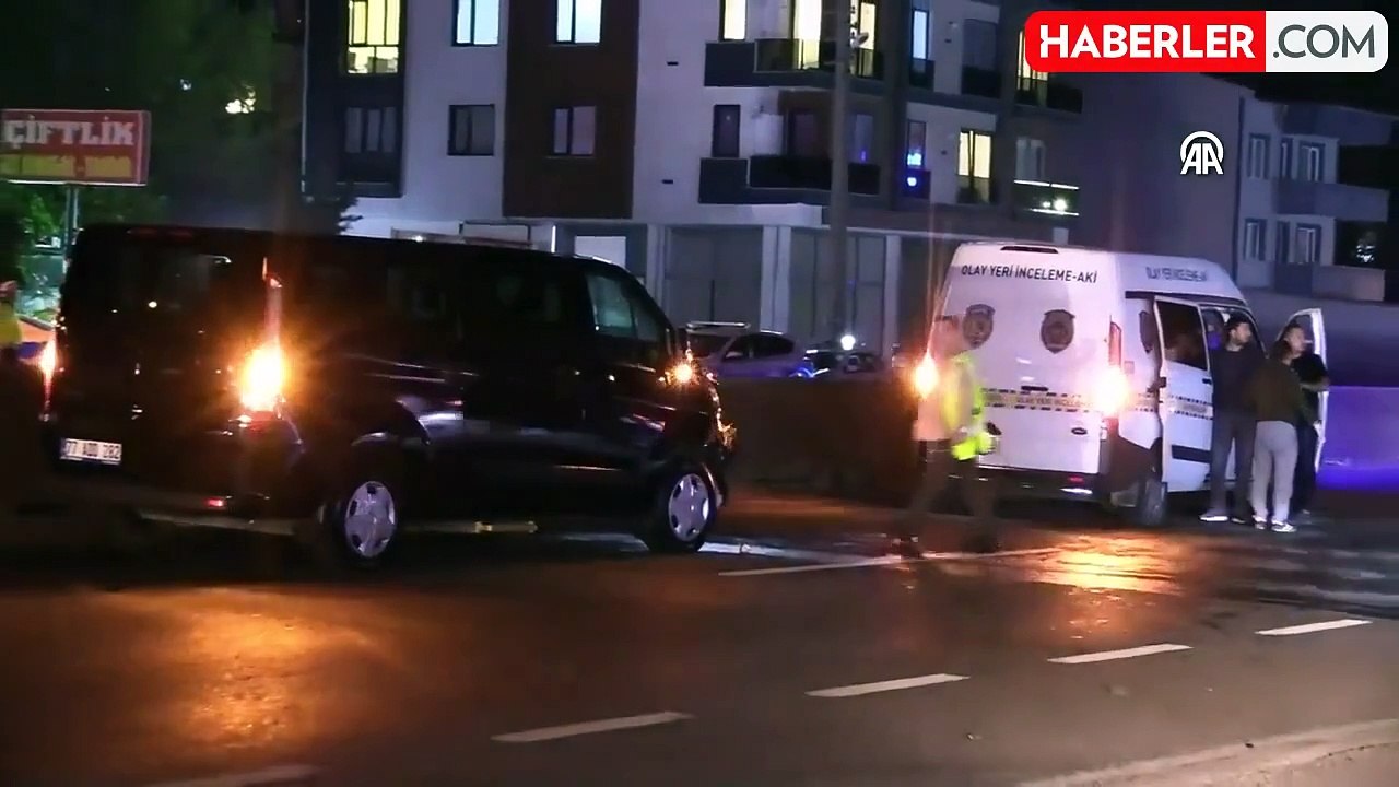 Yalova'da feci kaza: Minibüsün çarptığı 2 kişi hayatını kaybetti