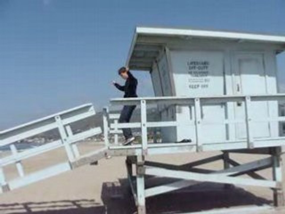 tjrs sur la plage de malibu sous un otr angle