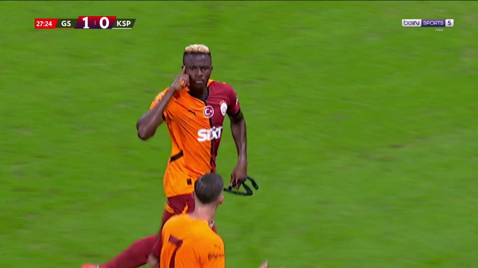Süper Lig : D'une frappe monstrueuse, Osimhen s'offre un doublé en huit minutes !