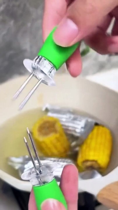 Anti-scald corn fork