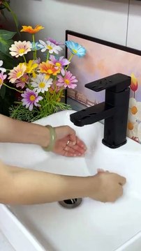 Cute little bee faucet extender