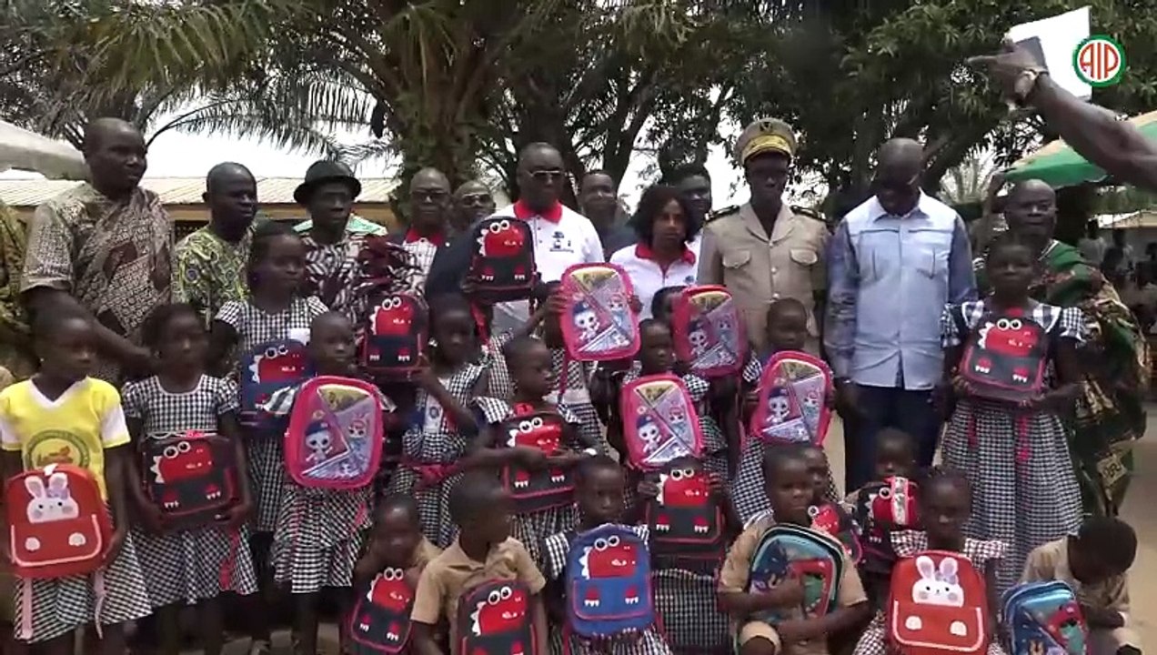 Région-Aboisso / Remise de kits scolaires aux enfants des pêcheurs à Adiaké