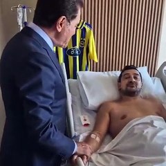Serhat Akın'ın hastaneden ilk görüntüleri: Mustafa Sarıgül ziyarete geldi