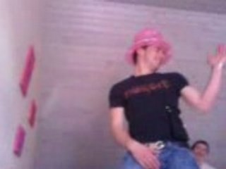 kekette au réveil ac sa capote