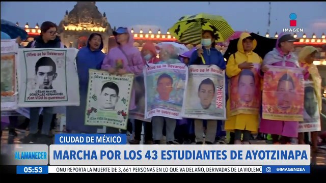 Ayotzinapa 10 años: Padres de los estudiantes salen a las calles para exigir justicia