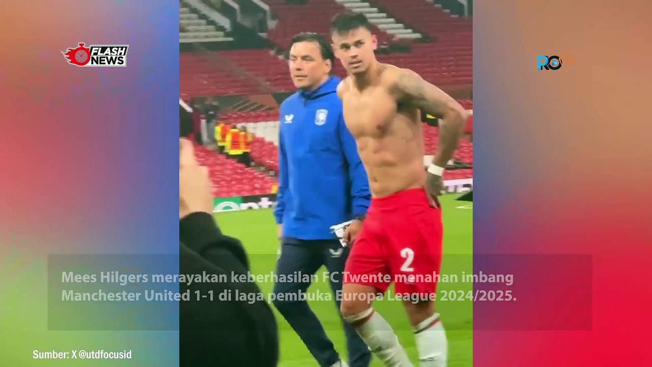 Mees Hilgers Bentangkan Bendera Merah Putih di Old Trafford: Ekspresi Cinta untuk Indonesia