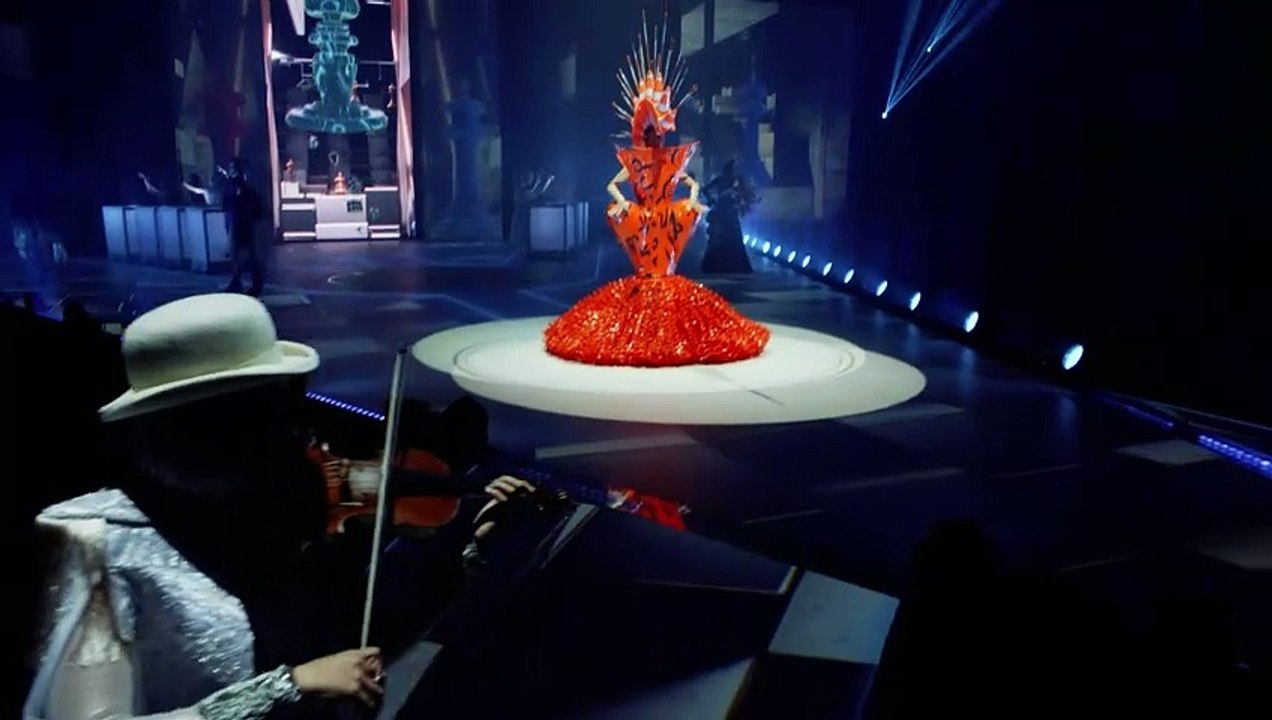 Grace DuVal’s Curves Ahead at World of Wearable Art 2024