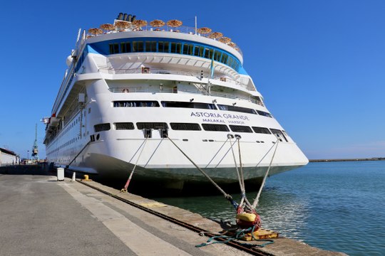 Dev kruvaziyerle Trabzon'a 1076 turist geldi