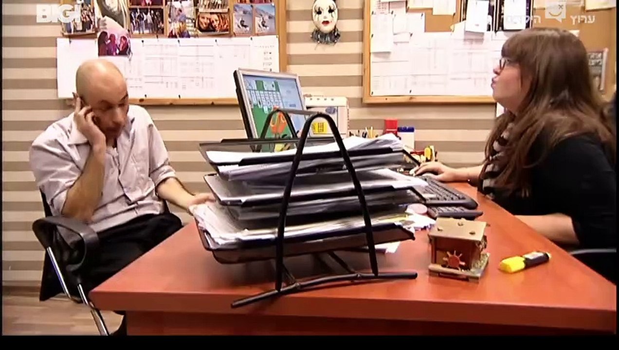 מנדלבאום בלש פרטי עונה 1 פרק 1 אקשן