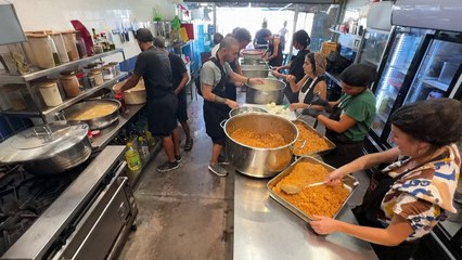 Volunteers race to help war displaced in Beirut