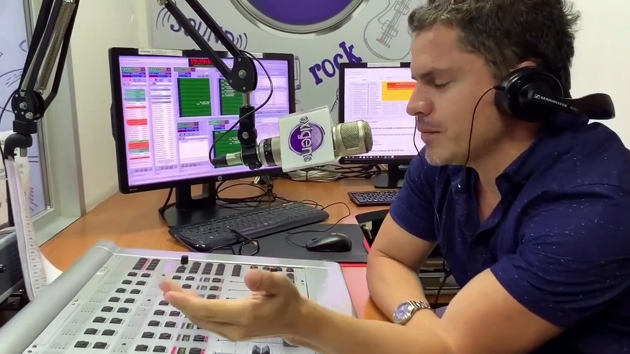 52K views · 4.9K reactions   Así fue la despedida de nuestro querido Mauricio Martinez Muñiz del programa CAFÉ OXÍGENO ¡GRACIAS POR ESTOS AÑOS DE ROCK!    B2