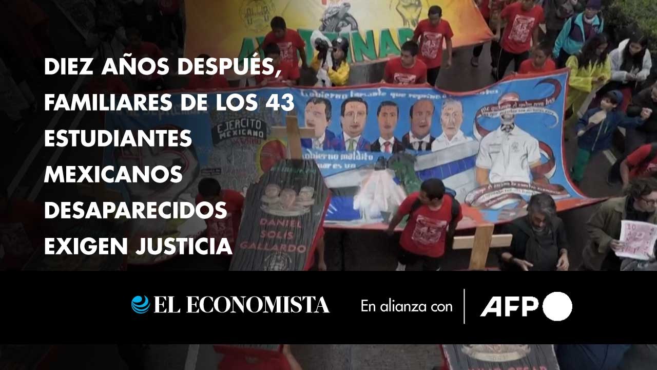 Diez años después, familiares de los 43 estudiantes mexicanos desaparecidos exigen justicia