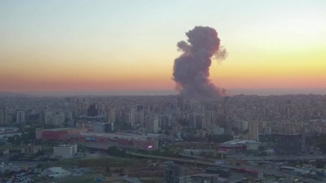 이스라엘, 베이루트 대규모 공습... 헤즈볼라 수장 겨냥 / YTN