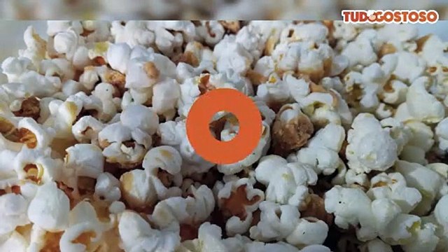 Pipoca caramelizada com leite ninho