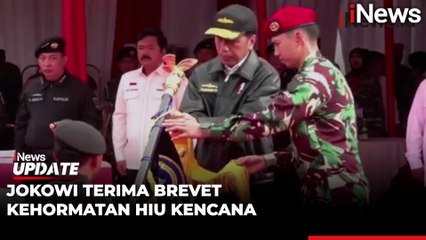 Presiden Jokowi Terima Brevet Kehormatan Hiu Kencana di KRI RJW-992