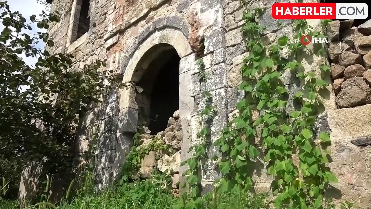 Definecilerin Hedefi: Tarihi Kiliseler