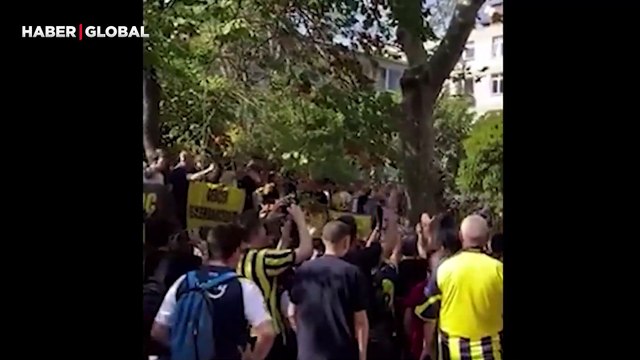 Fenerbahçe taraftarından Ali Koç istifa yürüyüşü: Ali Koç Başkan, Fenerbahçe perişan!