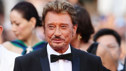 GALA VIDEO - Johnny Hallyday, cette statue (ratée ?) fait polémique : “On dirait Franck Dubosc !”