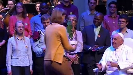 El papa genera incomprensión al hablar del rol de las mujeres en la Iglesia y la sociedad