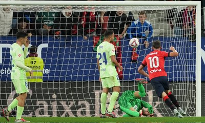 سقوط مفاجئ لبرشلونة على أرض أوساسونا