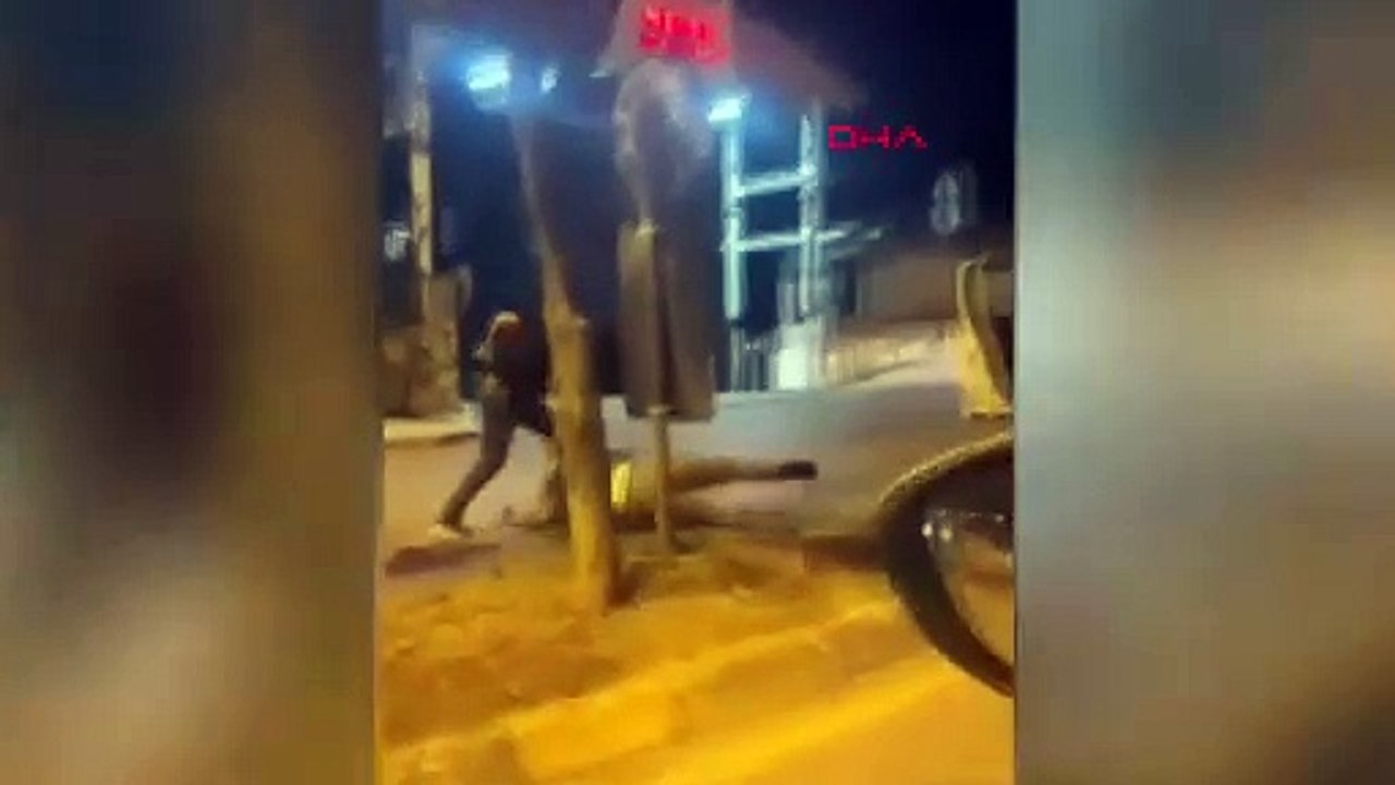İstanbul - Pendik’te tekmeli yumruklu sinyal kavgası kamerada