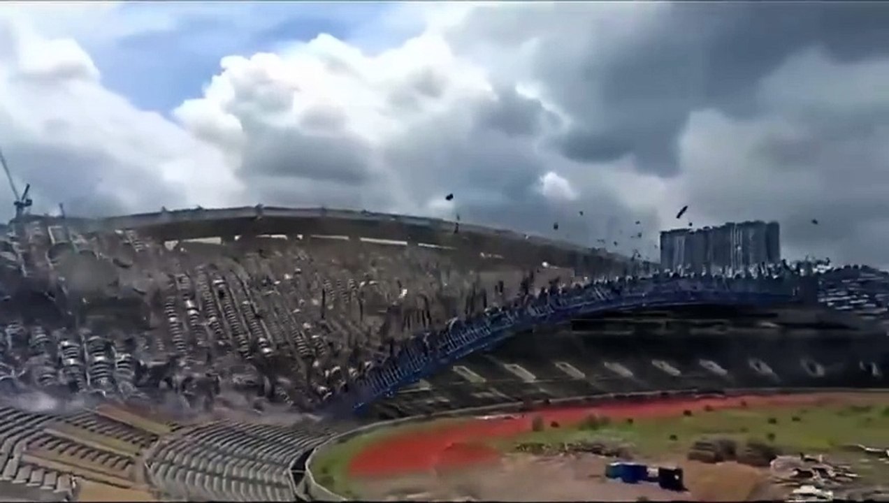Découvrez la démolition spectaculaire d'un stade en Malaisie !