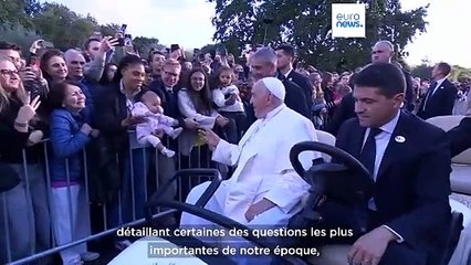 Le pape François critiqué lors de sa visite dans une université catholique en Belgique