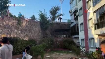 Otomobil yoldan çıktı, apartman bahçesine uçtu! O anlar kamerada