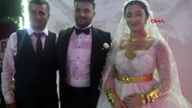 Aşiret düğününde takılar valize sığmadı! Geline kilolarca altın, damada 4 milyon para