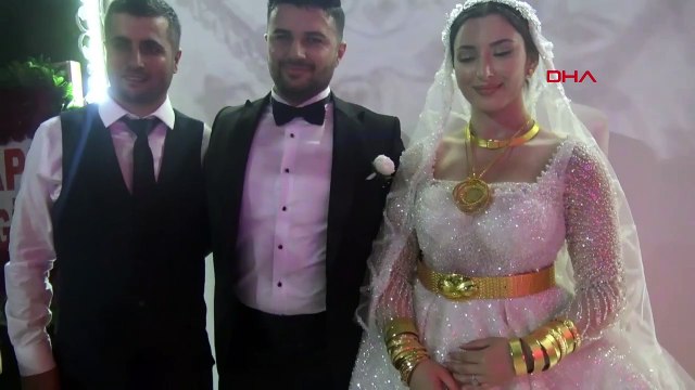 Aşiret düğününde takılar valize sığmadı! Geline kilolarca altın, damada 4 milyon para